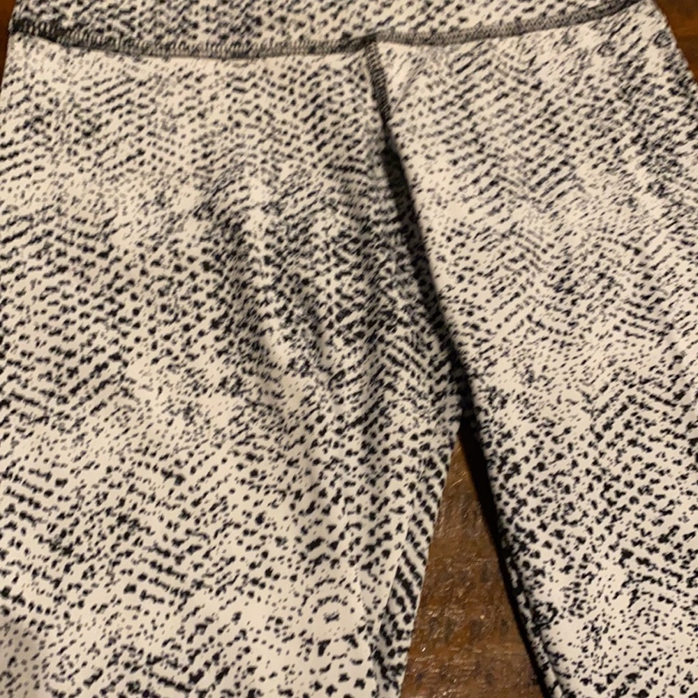 Strut This Leggings View 3